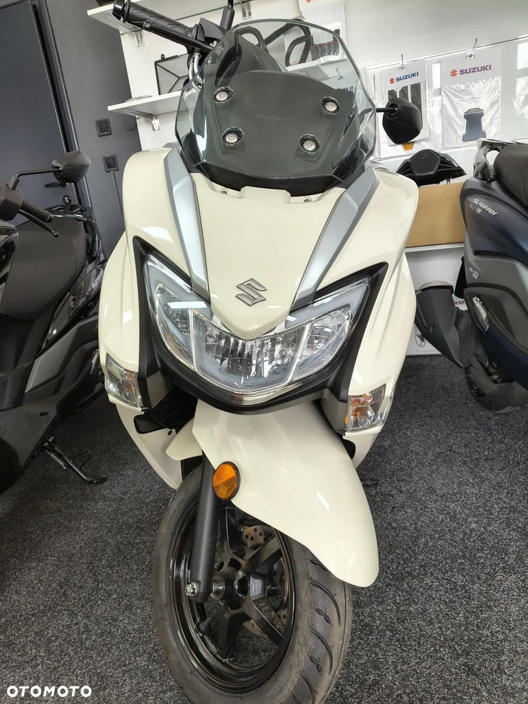Suzuki Burgman - 13