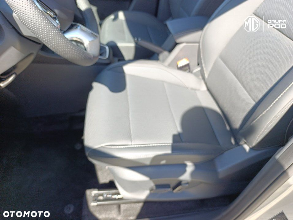 MG ZS - 12