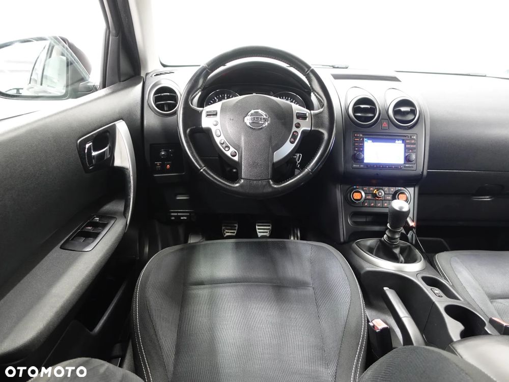 Nissan Qashqai 2.0 dCi DPF I-Way - 29