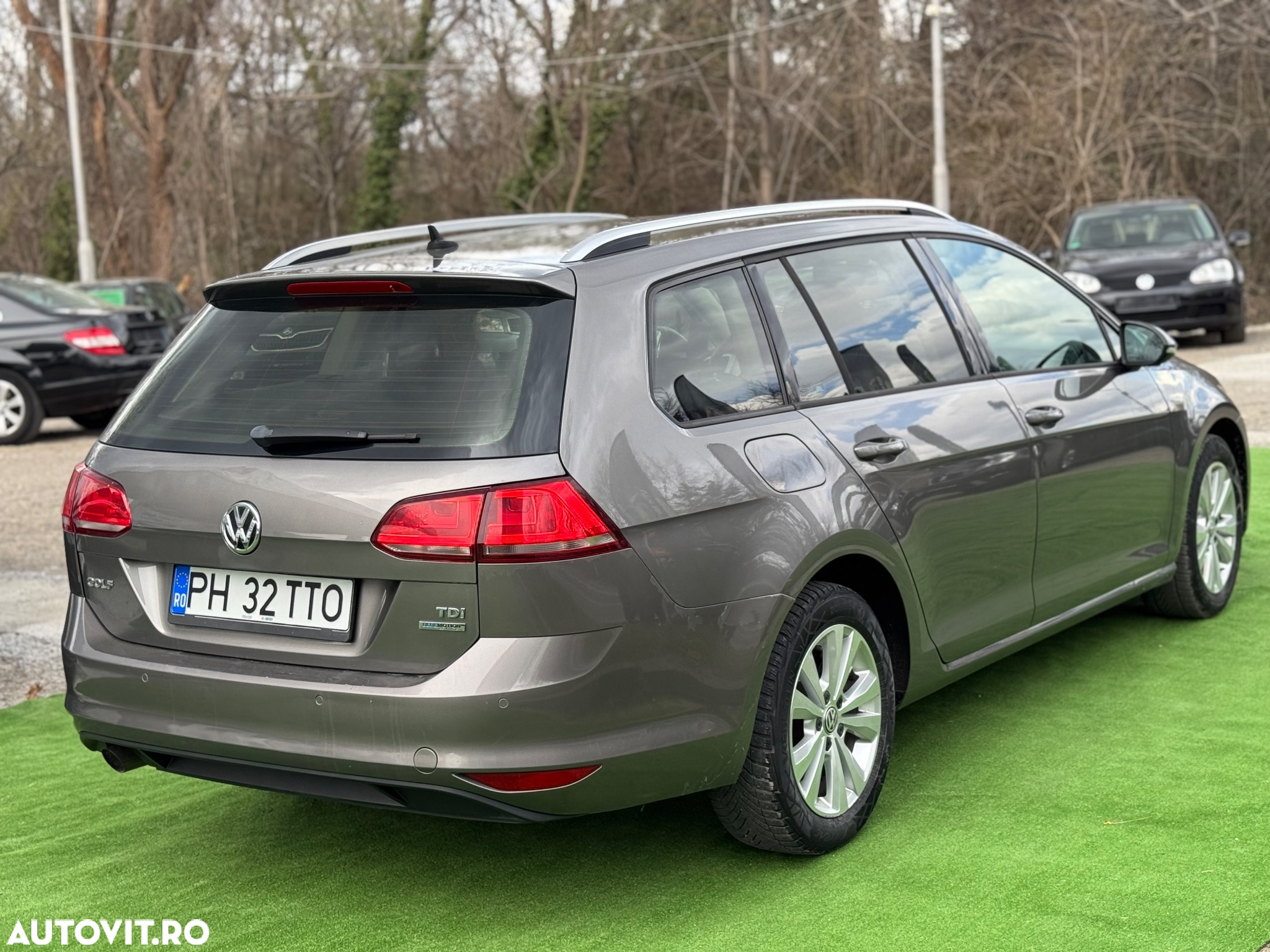 Volkswagen Golf - 10