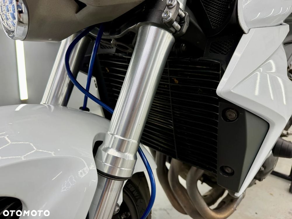 Honda CB - 8
