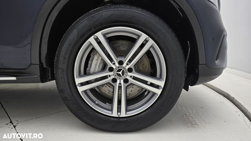 Mercedes-Benz GLC 300 e 4MATIC - 23