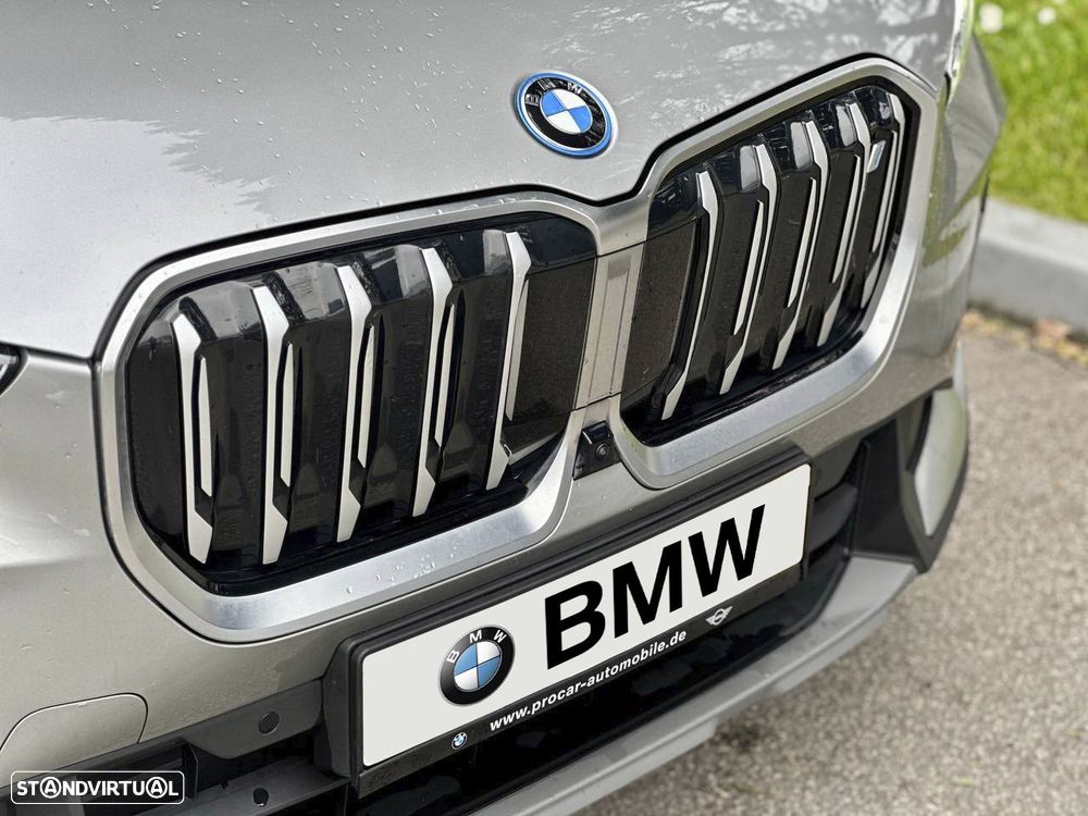 BMW iX1 xDrive30 - 11