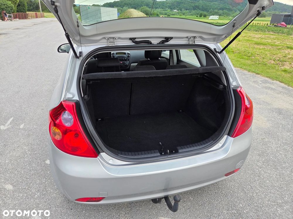 Kia Ceed 1.6 Comfort + - 21