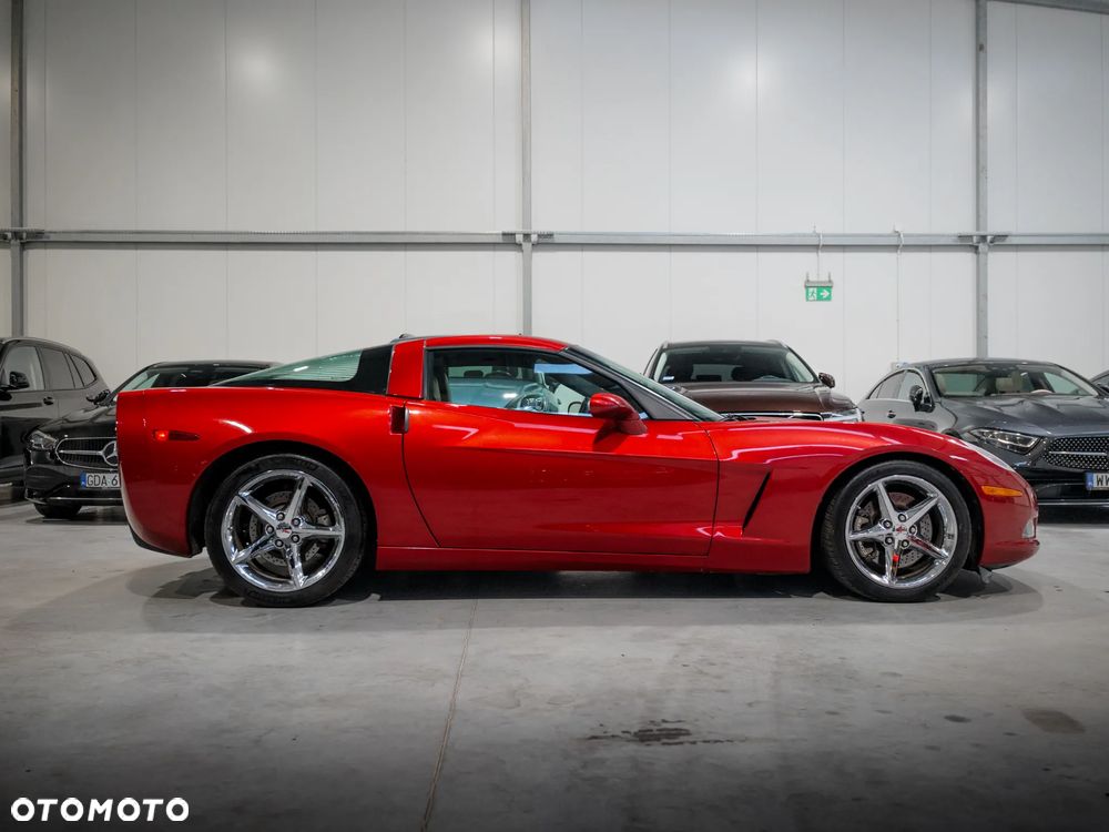 Chevrolet Corvette - 11