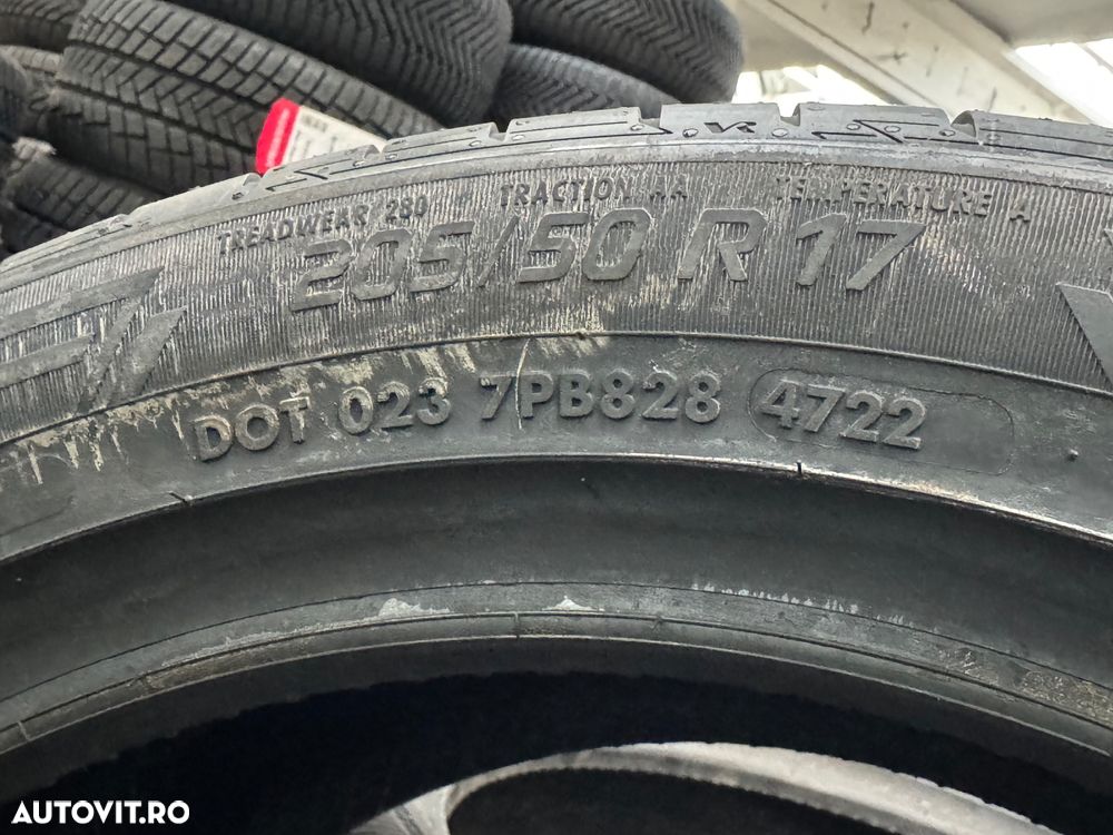 Vând 4 anvelope 205/50/17 vredestein de vară noi - 4
