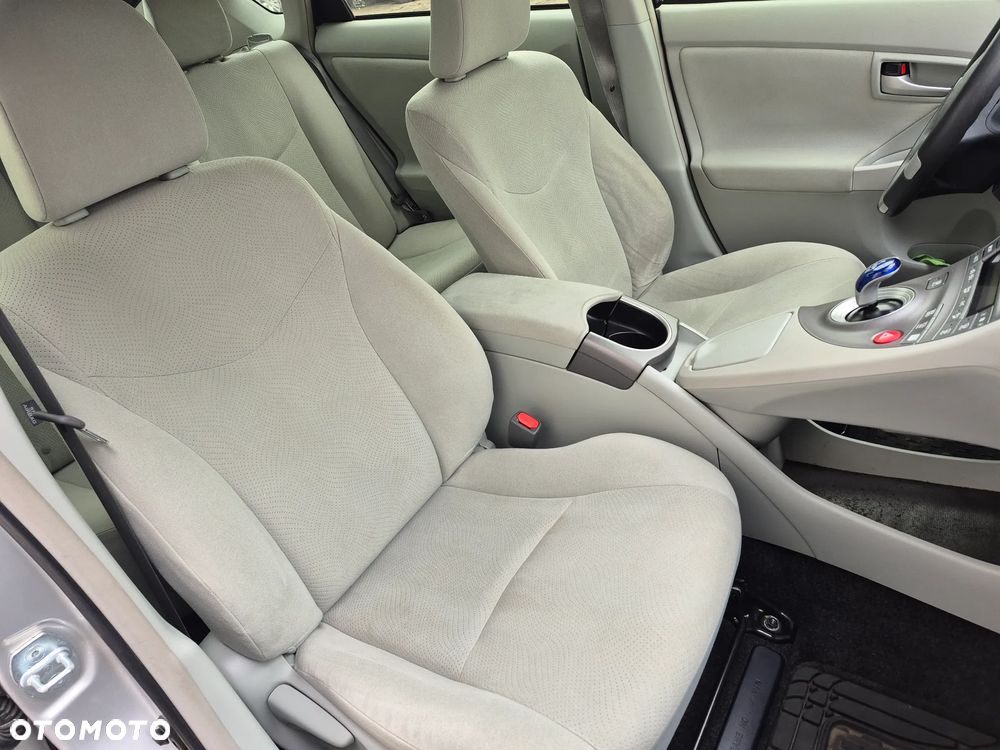 Toyota Prius Hybrid Executive - 25