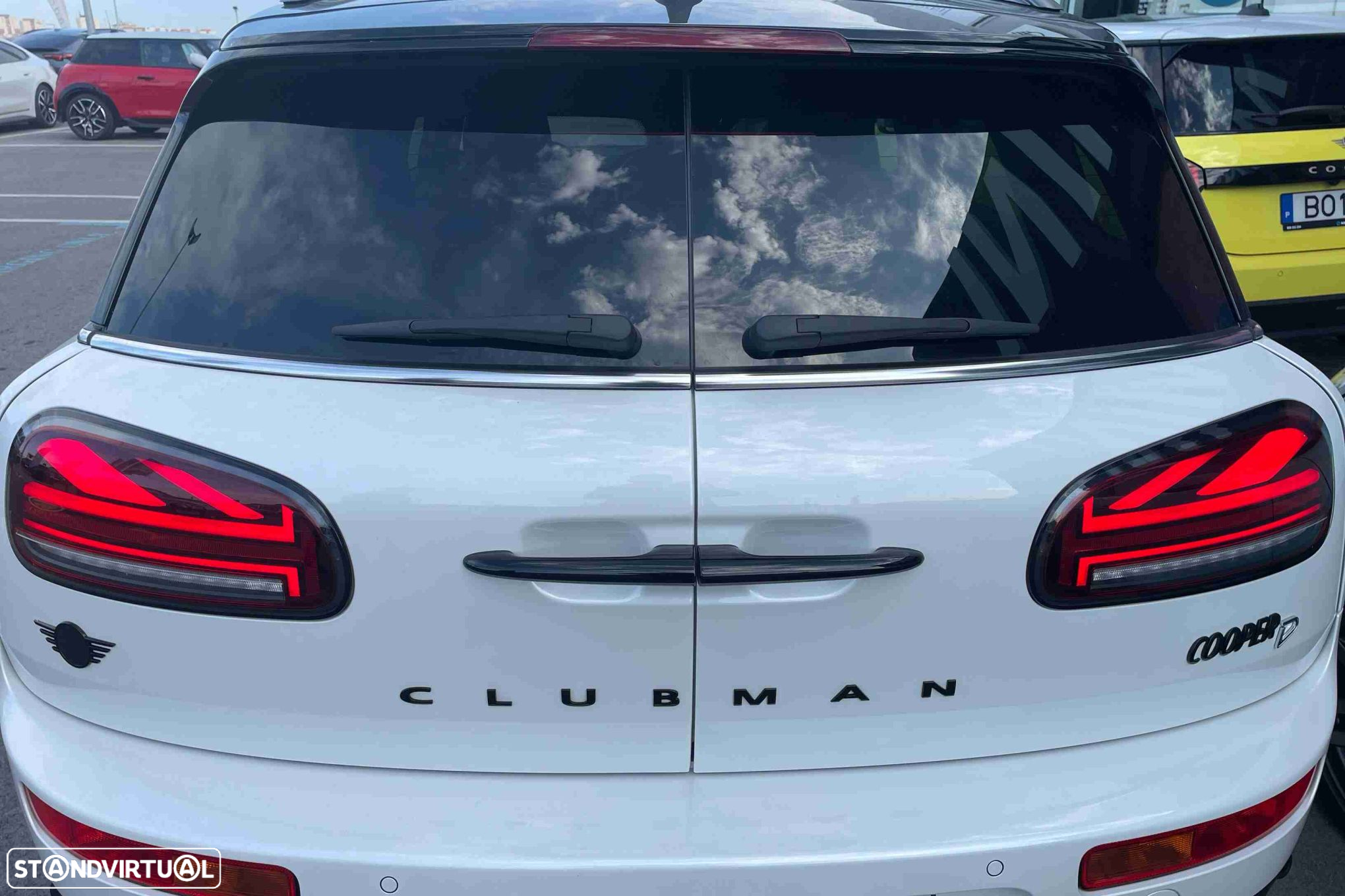 MINI Clubman Cooper D Premium Essential Auto - 17