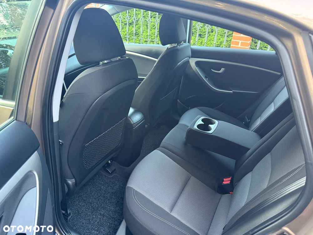 Hyundai i30 1.6 Fifa World Cup Edition - 28