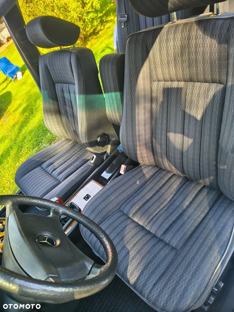Mercedes-Benz W124 (1984-1993) - 19