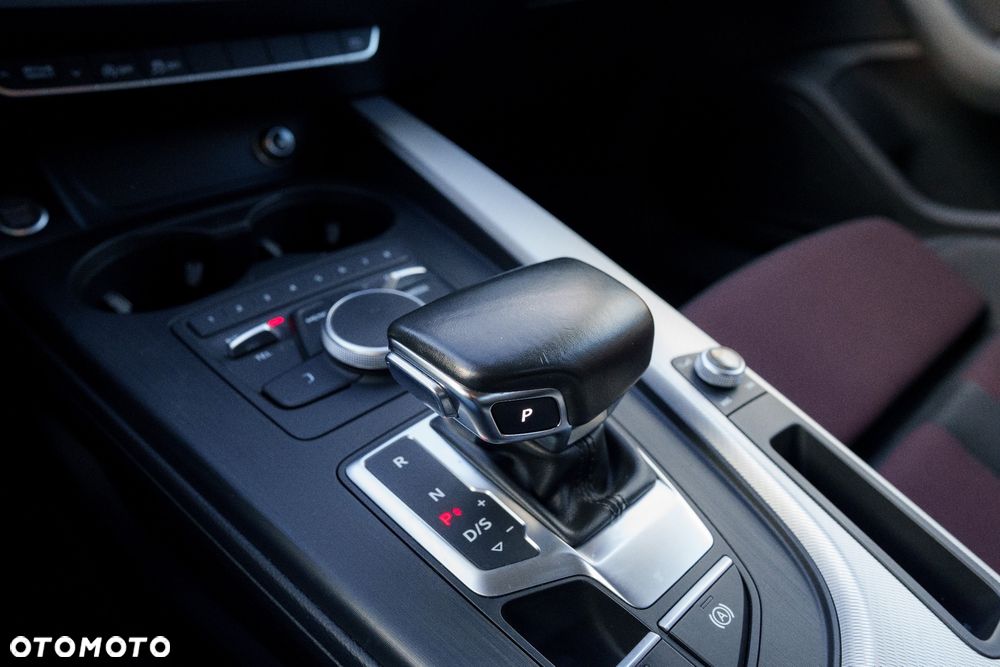 Audi A4 Limousine 2.0 TDI S tronic sport - 21