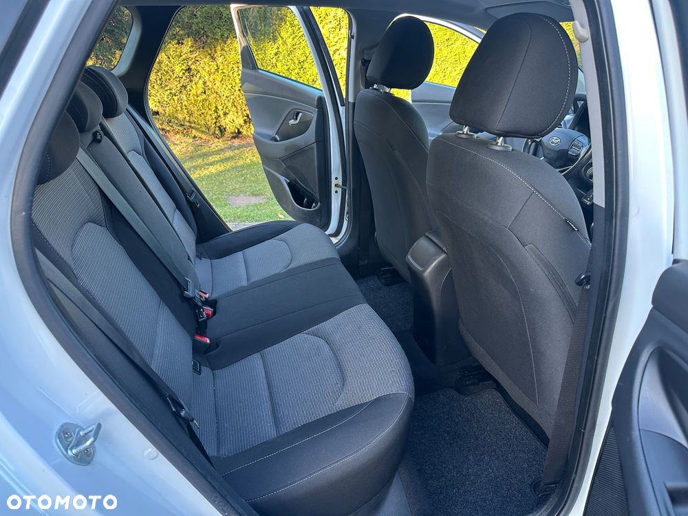 Hyundai i30 blue Kombi 1.4 Trend - 22