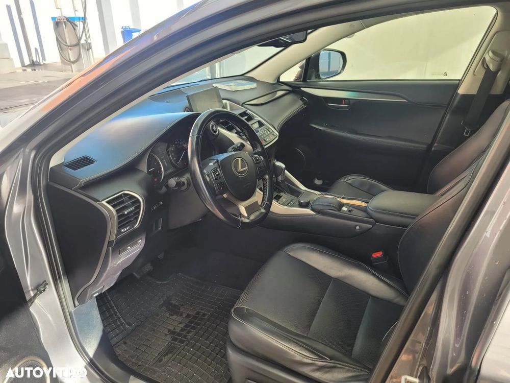 Lexus Seria NX - 6