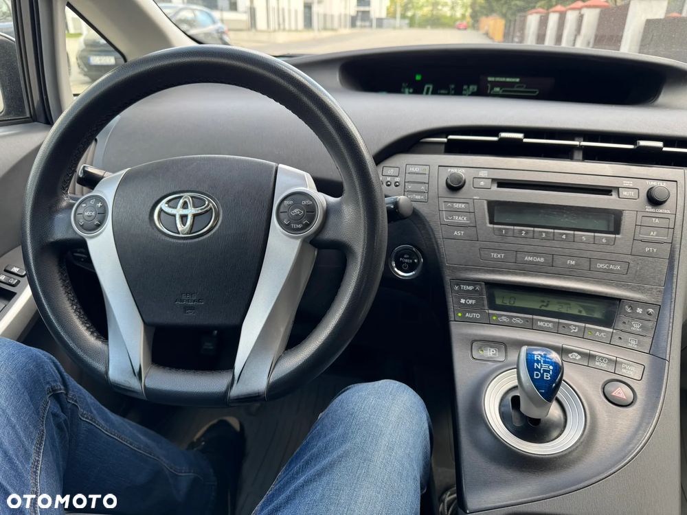 Toyota Prius 1.8 HSD Luna - 10