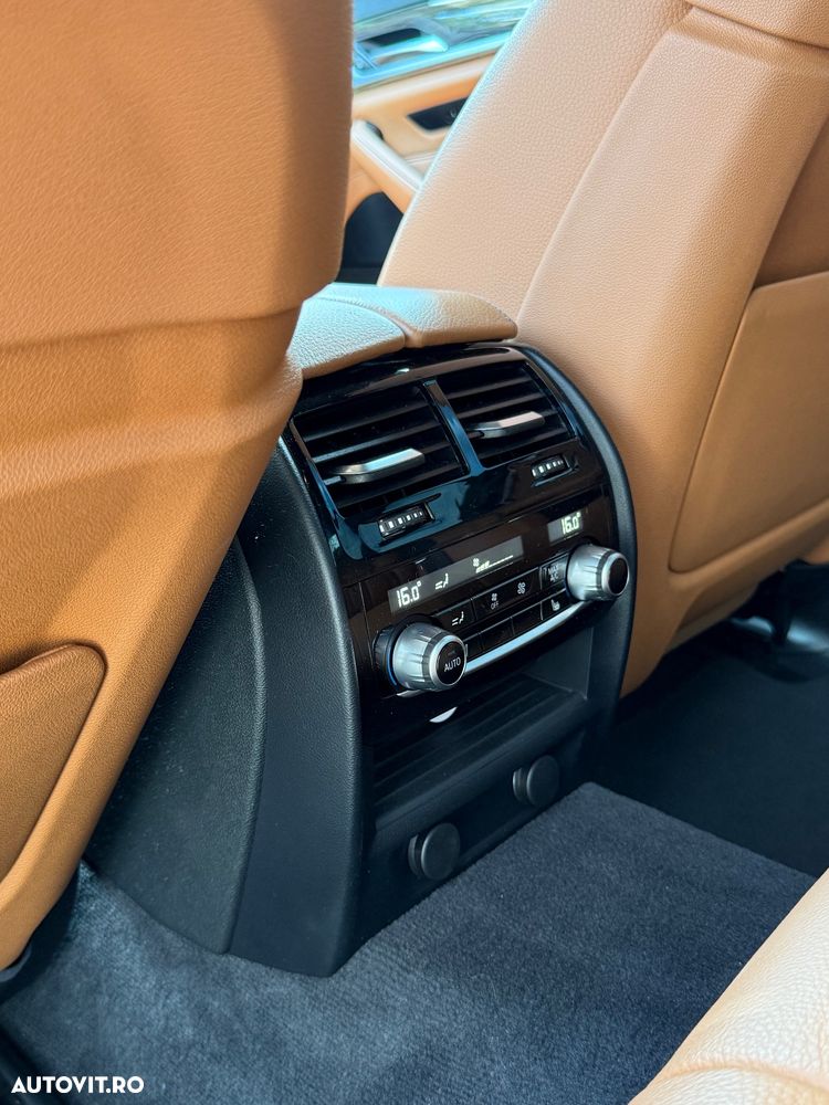 BMW Seria 5 540i xDrive AT - 11