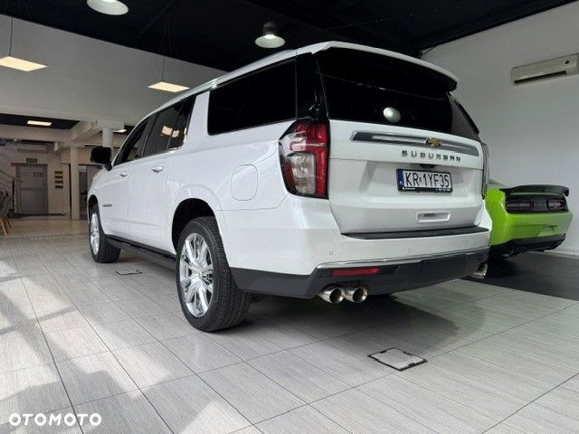 Chevrolet Suburban - 5