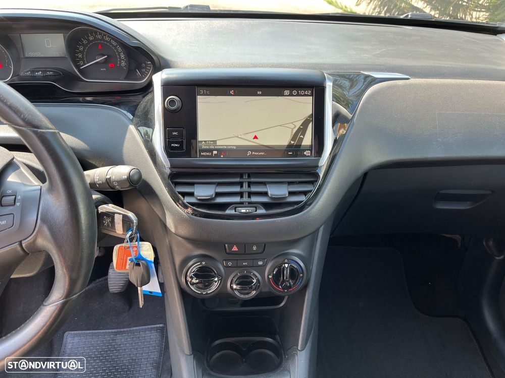 Peugeot 208 1.2 PureTech Signature - 27
