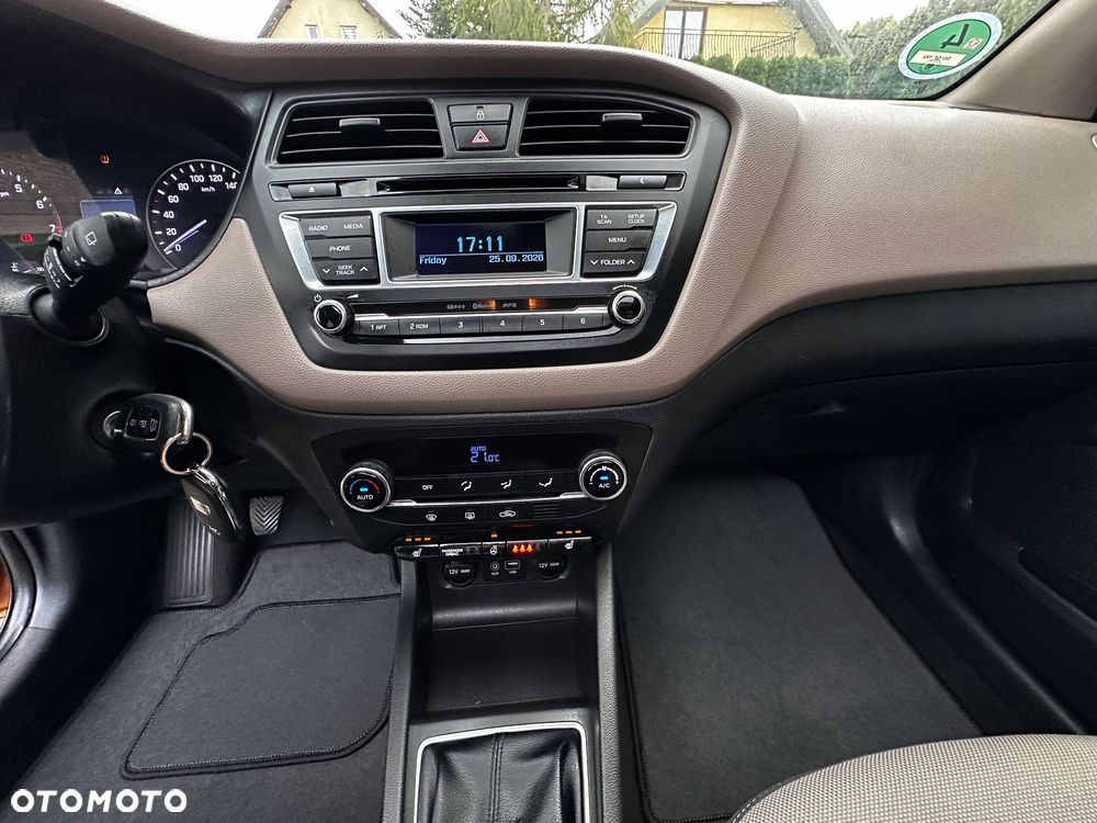 Hyundai i20 blue 1.2 YES!+ - 32