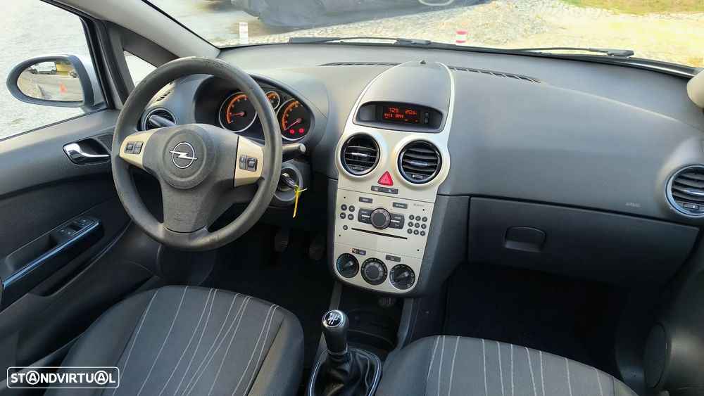 Opel Corsa 1.2 Cosmo - 41