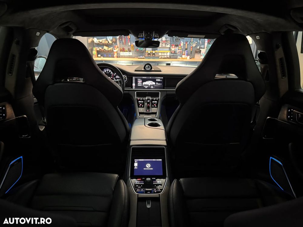 Porsche Panamera 4 E-Hybrid - 9