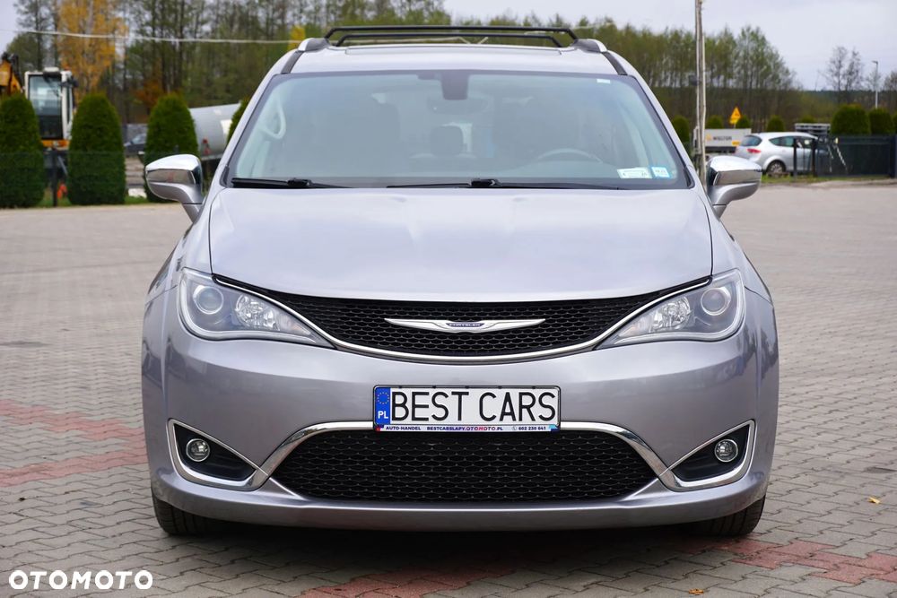 Chrysler Pacifica - 2