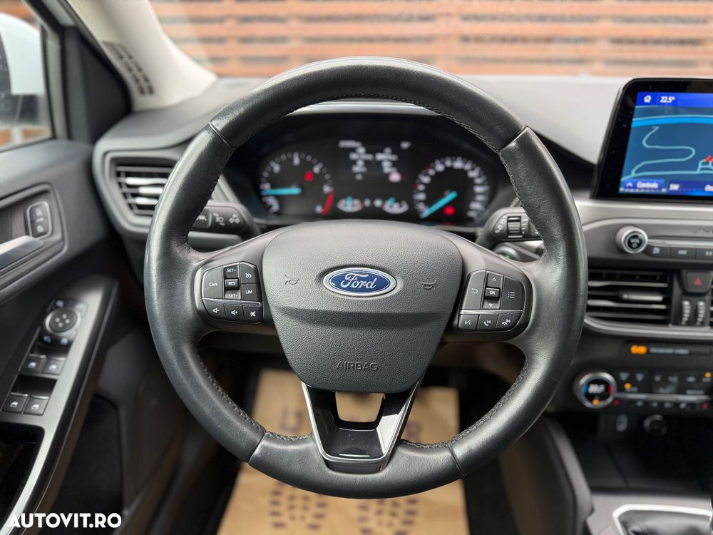 Ford Focus 1.5 EcoBlue Start-Stopp-System TITANIUM STYLE - 28