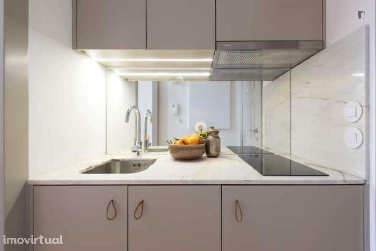 Estúdio - localizado em Santo Ildefonso Porto - Grande imagem: 2/22