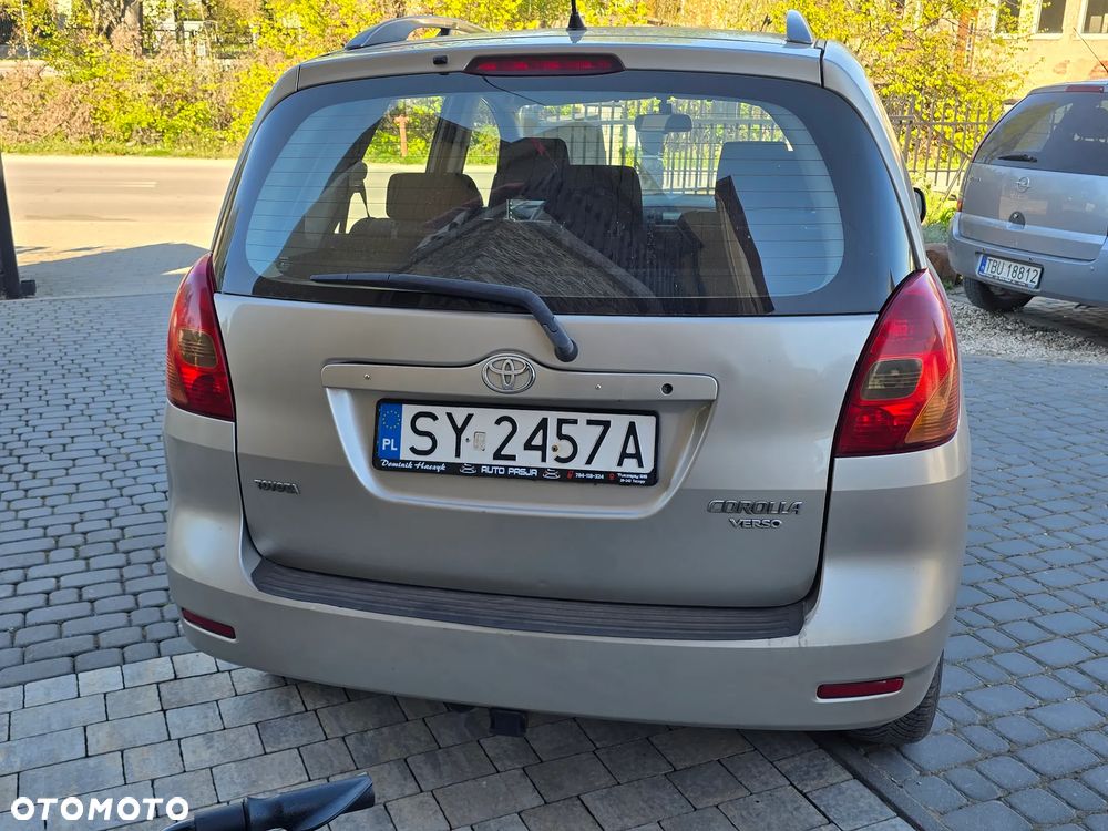 Toyota Corolla Verso 1.6 - 8