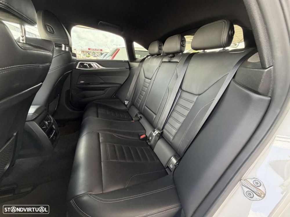 BMW i4 eDrive40 Edição Desportiva M - 25