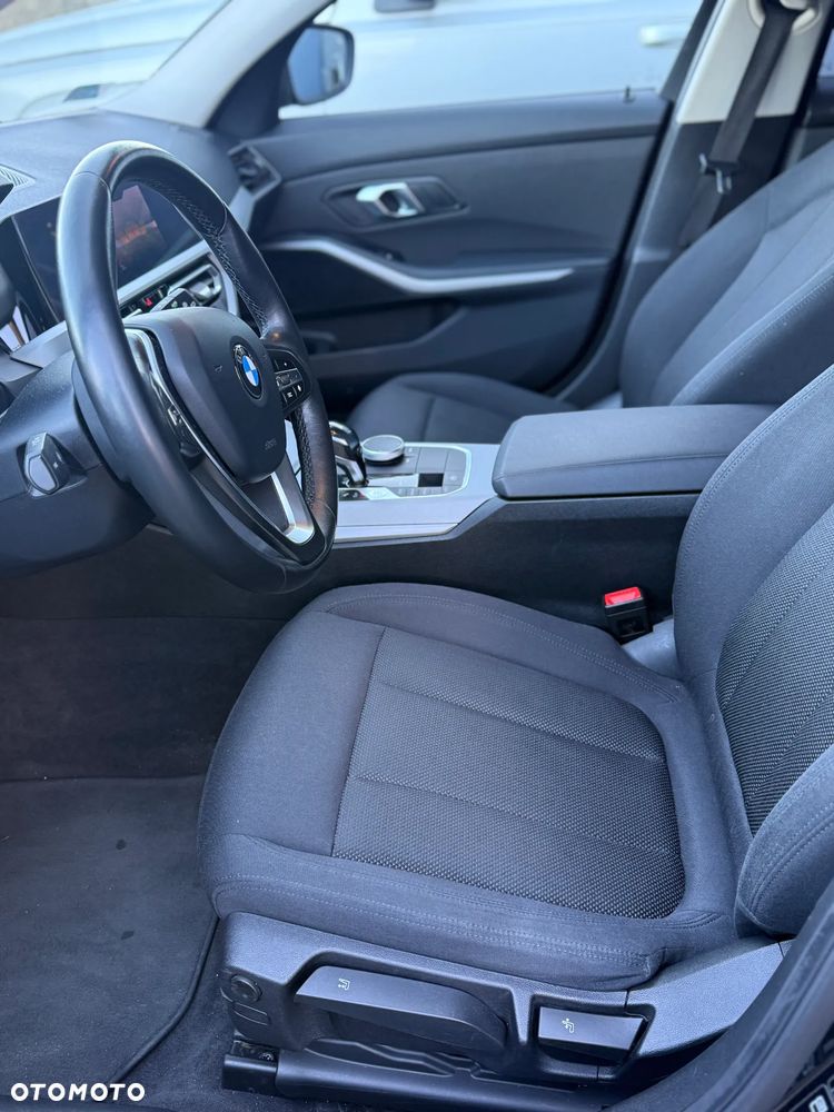 BMW Seria 3 320d xDrive Edition Luxury Line Purity - 15