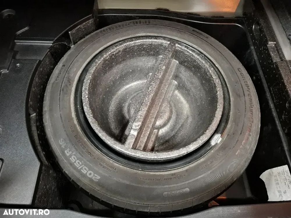 Volkswagen Passat 1.6 TDI DPF BlueMotion Technology Comfortline - 20