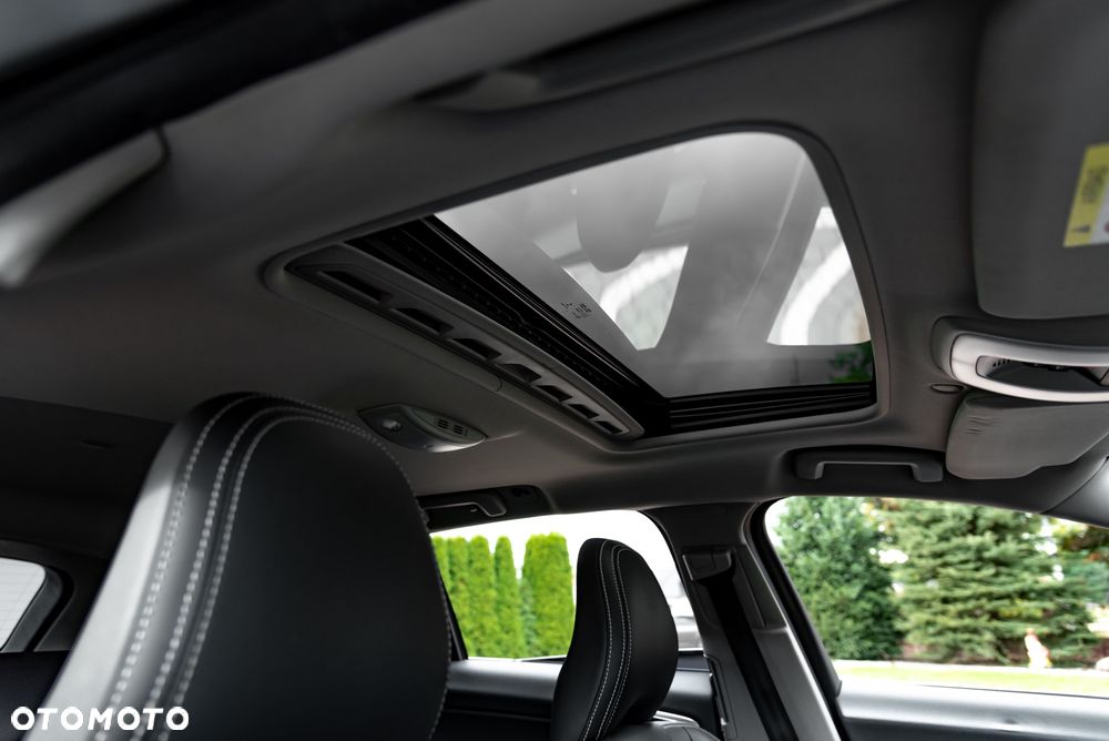 Volvo V60 D6 AWD Plug-in Hybrid Summum - 26