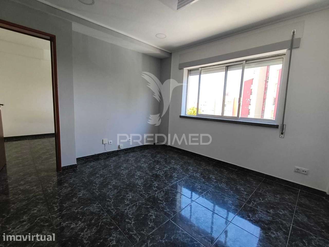 Apartamento T1 Remodelado Miratejo - Grande imagem: 3/9