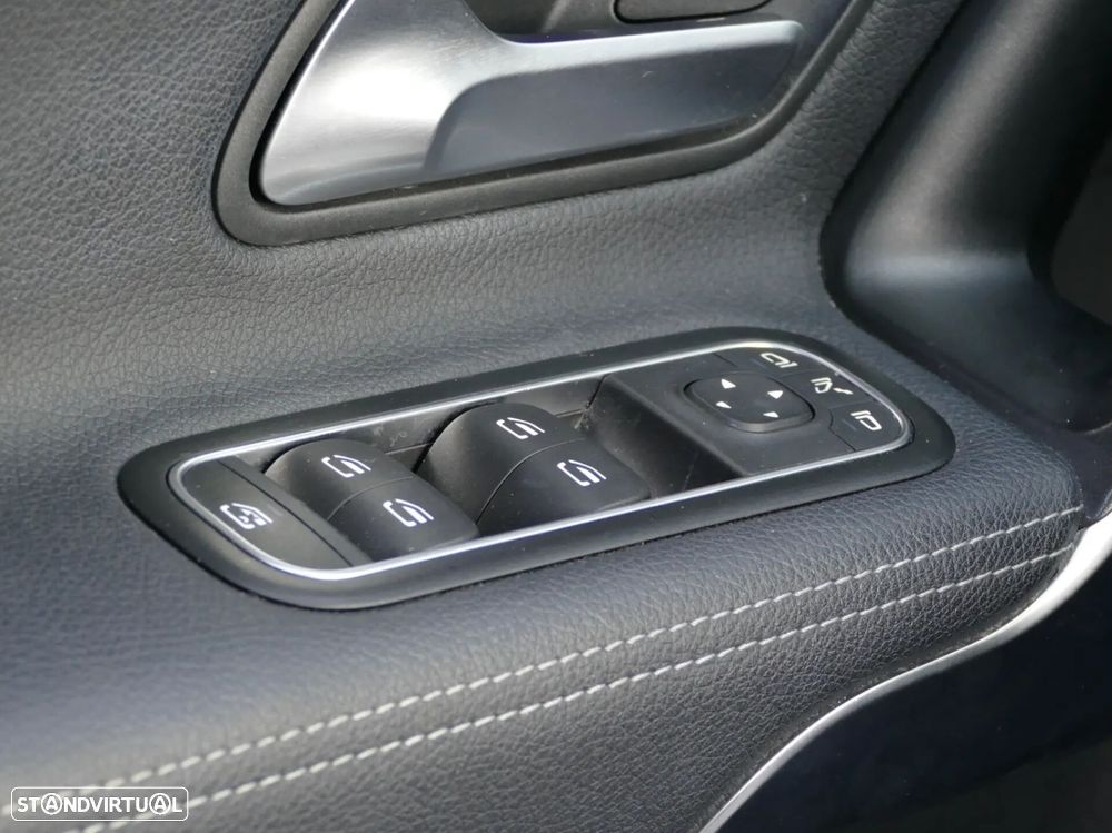 Mercedes-Benz A 250 e AMG Line - 35