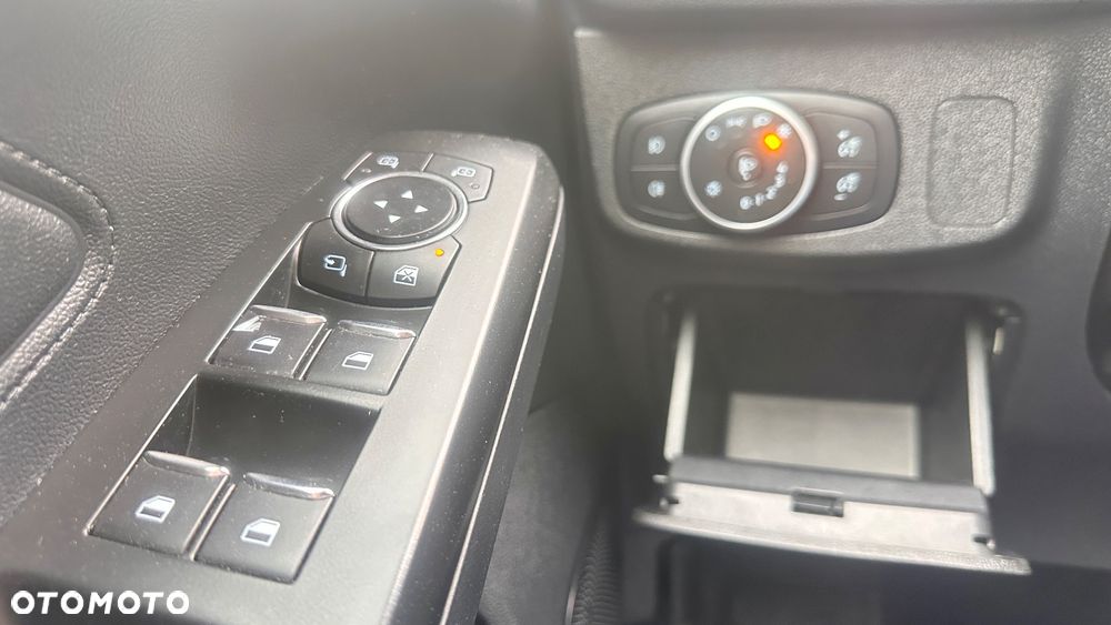 Ford Focus 1.5 EcoBlue Start-Stopp-System ST-LINE DESIGN - 26