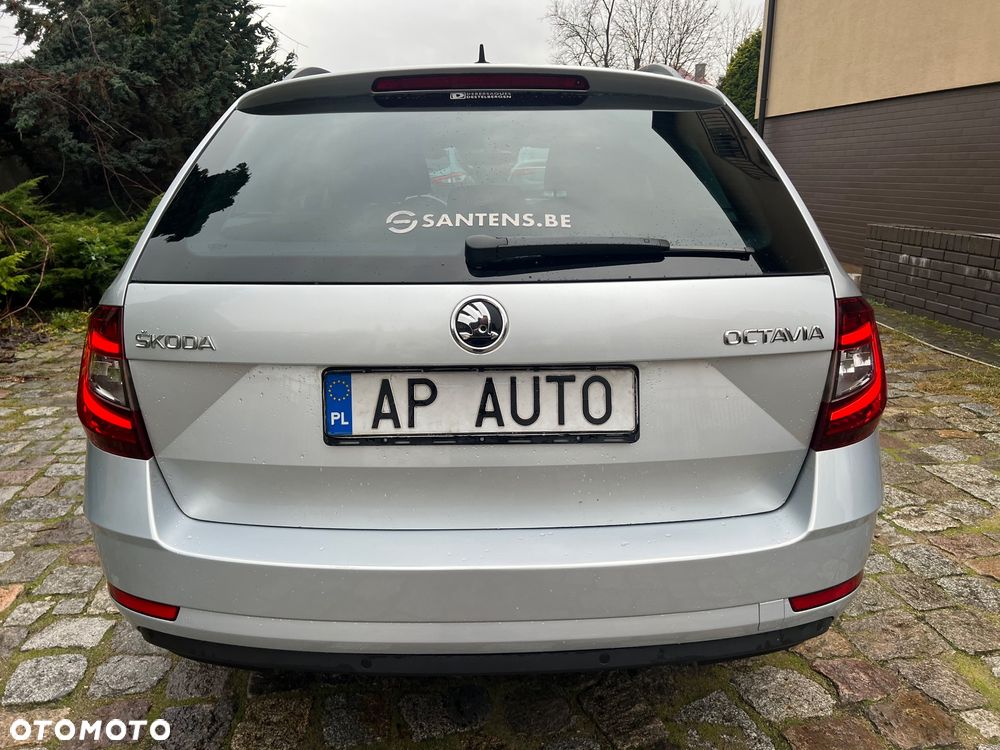 Skoda Octavia 1.6 TDI DSG Ambition - 4