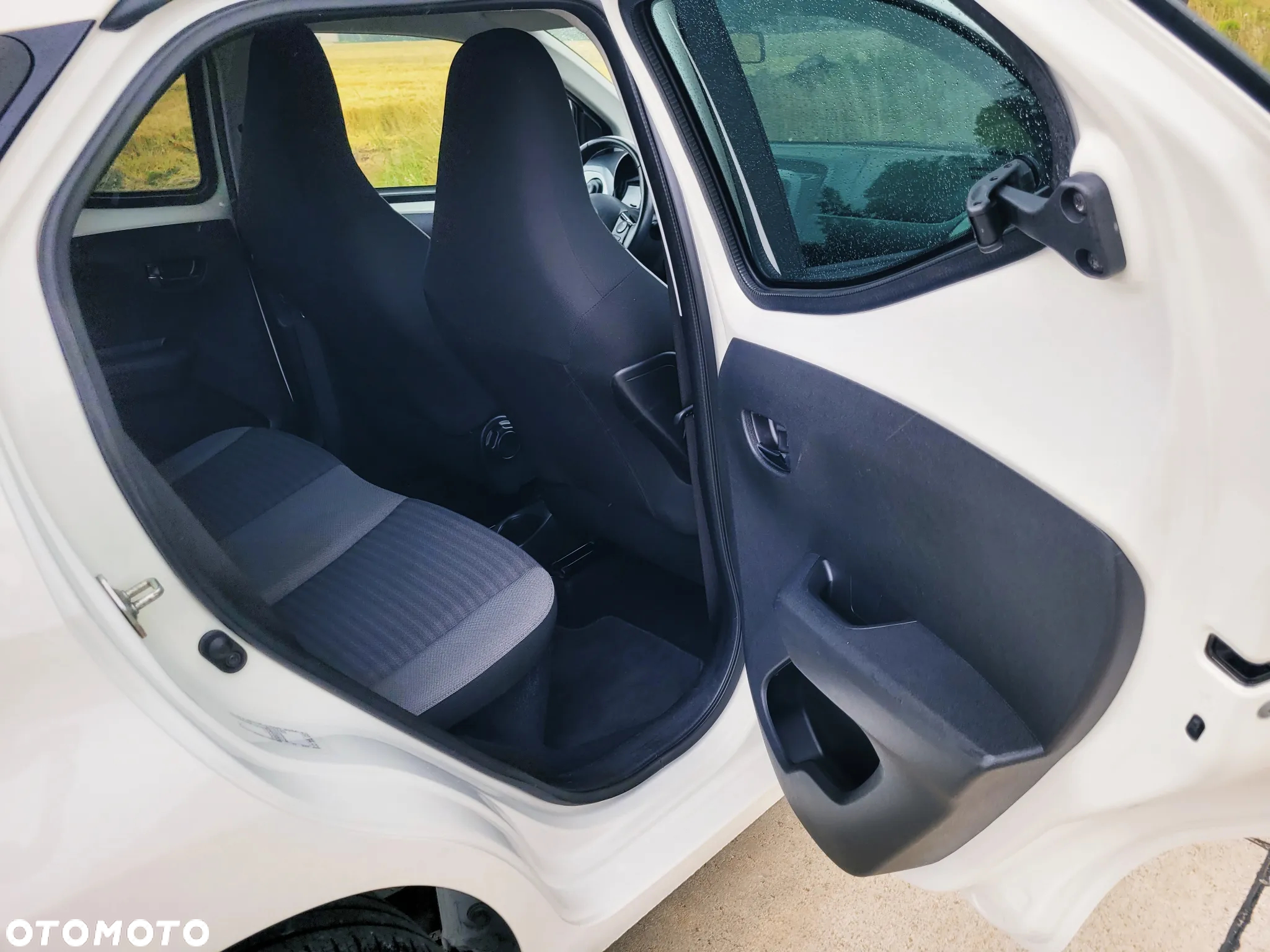 Toyota Aygo x-play connect - 17
