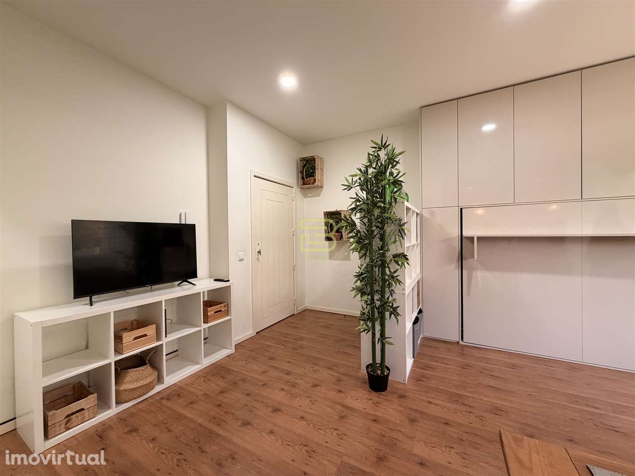 Apartamento T0 |Remodelado| Mobilado| Equipado no Porto. - Grande imagem: 5/5