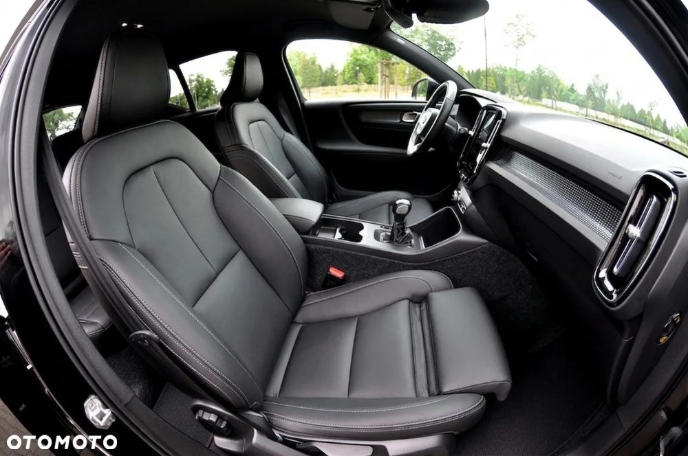 Volvo XC 40 T3 R-Design - 20