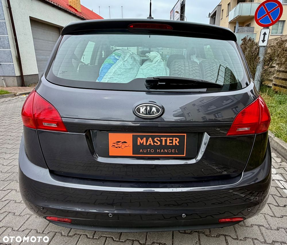 Kia Venga 1.6 L - 12