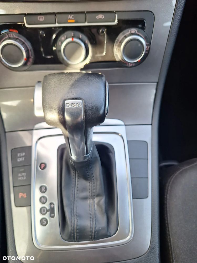 Volkswagen Passat 2.0 TDI Trendline DSG - 27