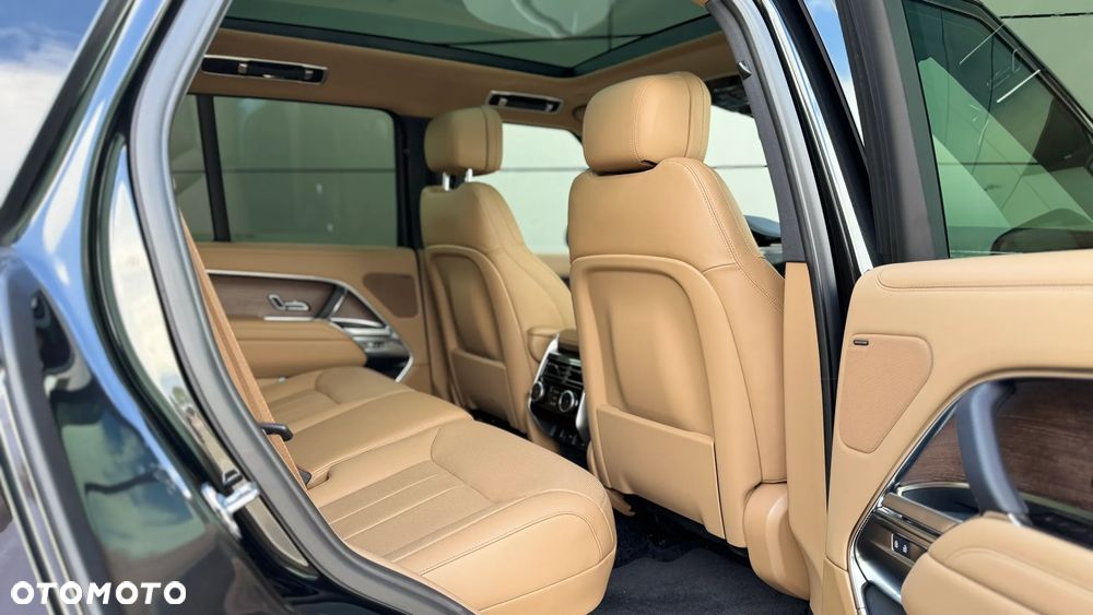 Land Rover Range Rover D300 SE - 13