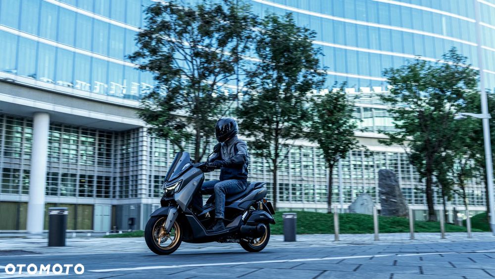 Yamaha NMAX - 14