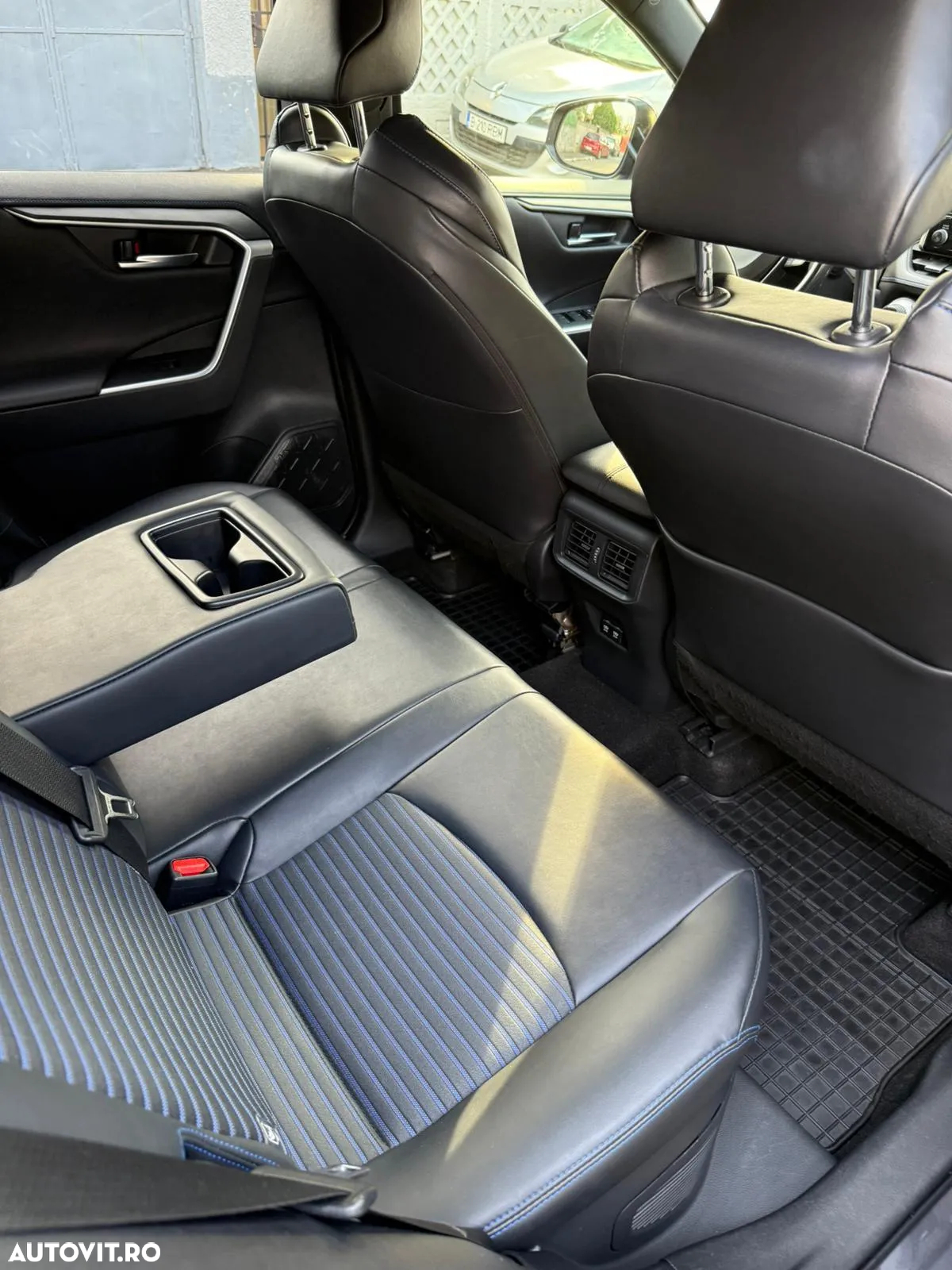 Toyota RAV4 2.5 Hybrid VVT-iE 4x4 Luxury - 6
