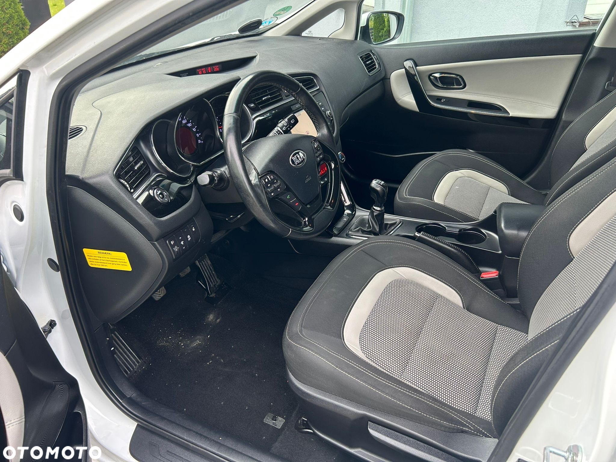 Kia Ceed 1.6 CRDi 136 ISG GT Line - 6
