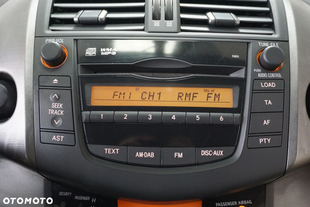 Toyota RAV4 2.2 D-4D 4x4 - 37