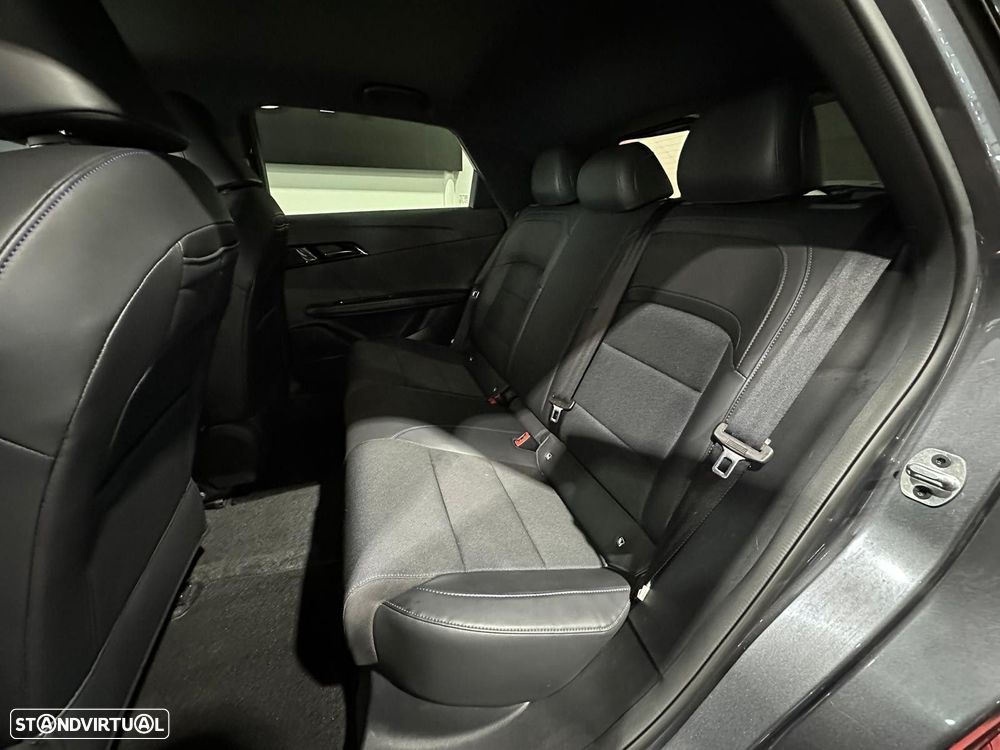 MG MG4 64 kWh Luxury - 28