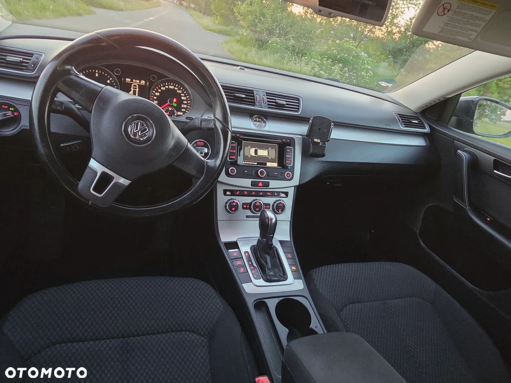 Volkswagen Passat 2.0 TDI Comfortline DSG - 5