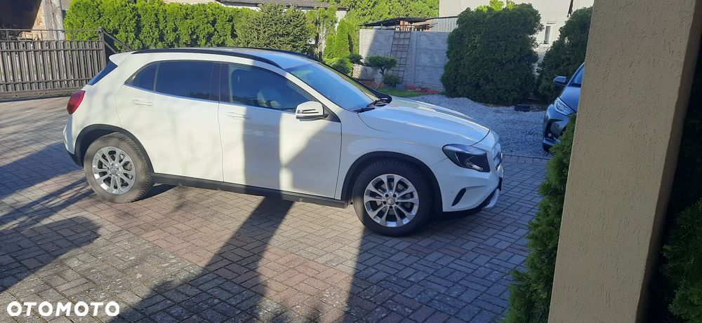 Mercedes-Benz GLA 180 (CDI) d Urban - 16