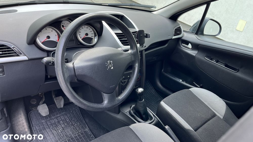 Peugeot 207 1.6 HDi - 10